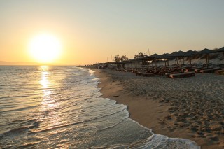 location nikos maria sunset beach